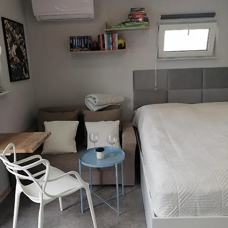 Maly Klimatyzacja, Aneks Kuchenny, Parking *